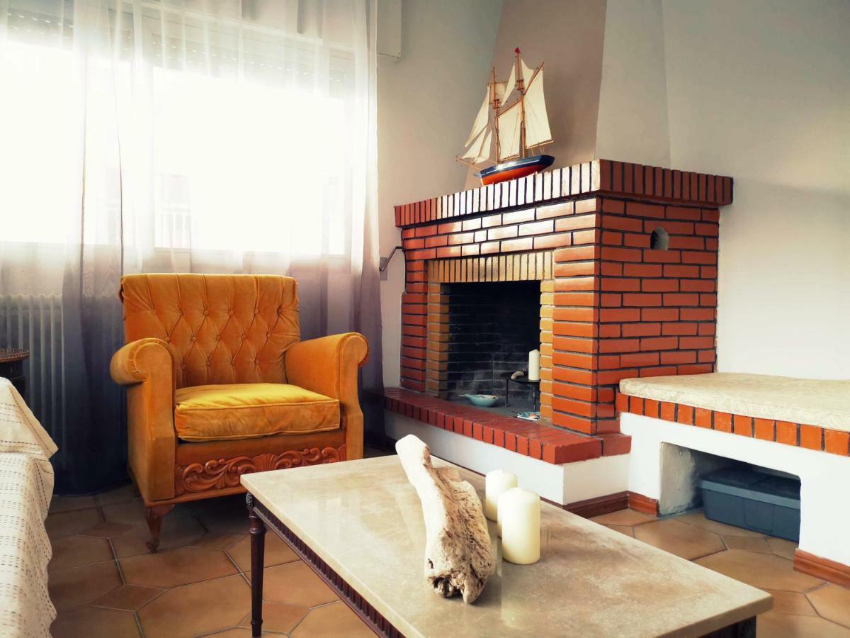 公寓 Joel's Big And Cosy Close To The Neo Epivates